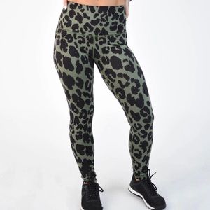 Fleo El Toro Bronze Green Leopard Print Leggings Size XS Yoga Workout Athletic